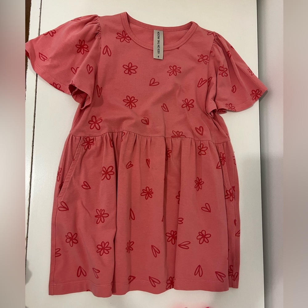 Kids on the moon dress size 4